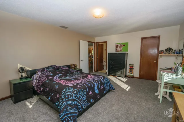 $229,900 | 11559 South County Road 300, Daleville, IN 47334