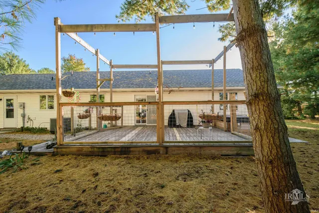 $229,900 | 11559 South County Road 300, Daleville, IN 47334