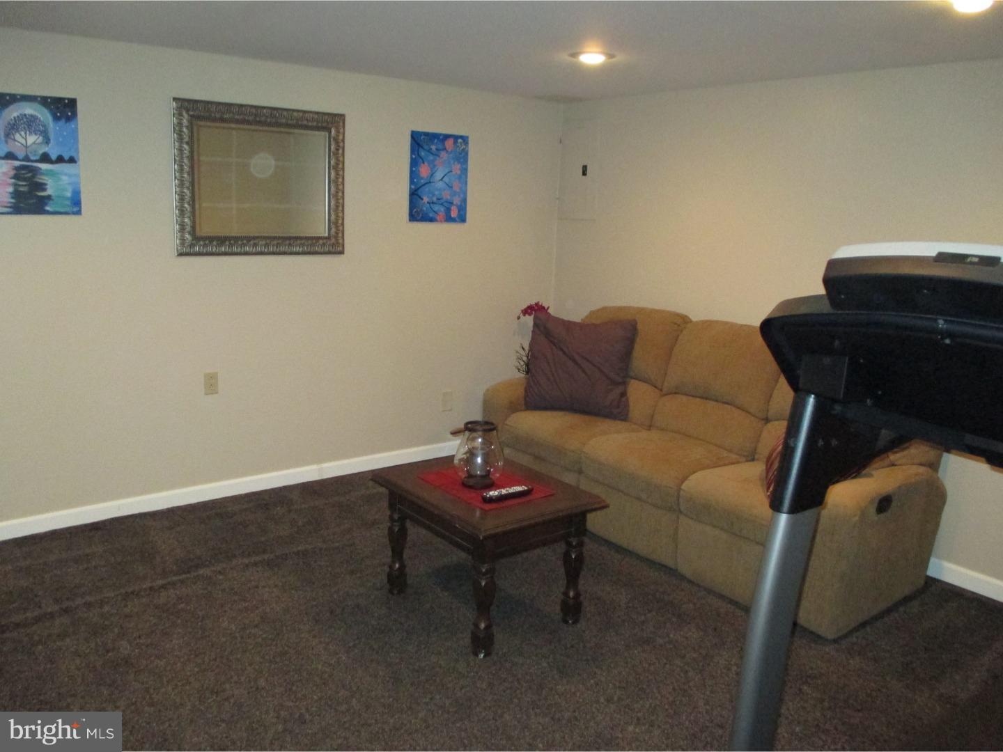 4149 Whiting Road Philadelphia, PA 19154 - Photo 23 of 25 Den