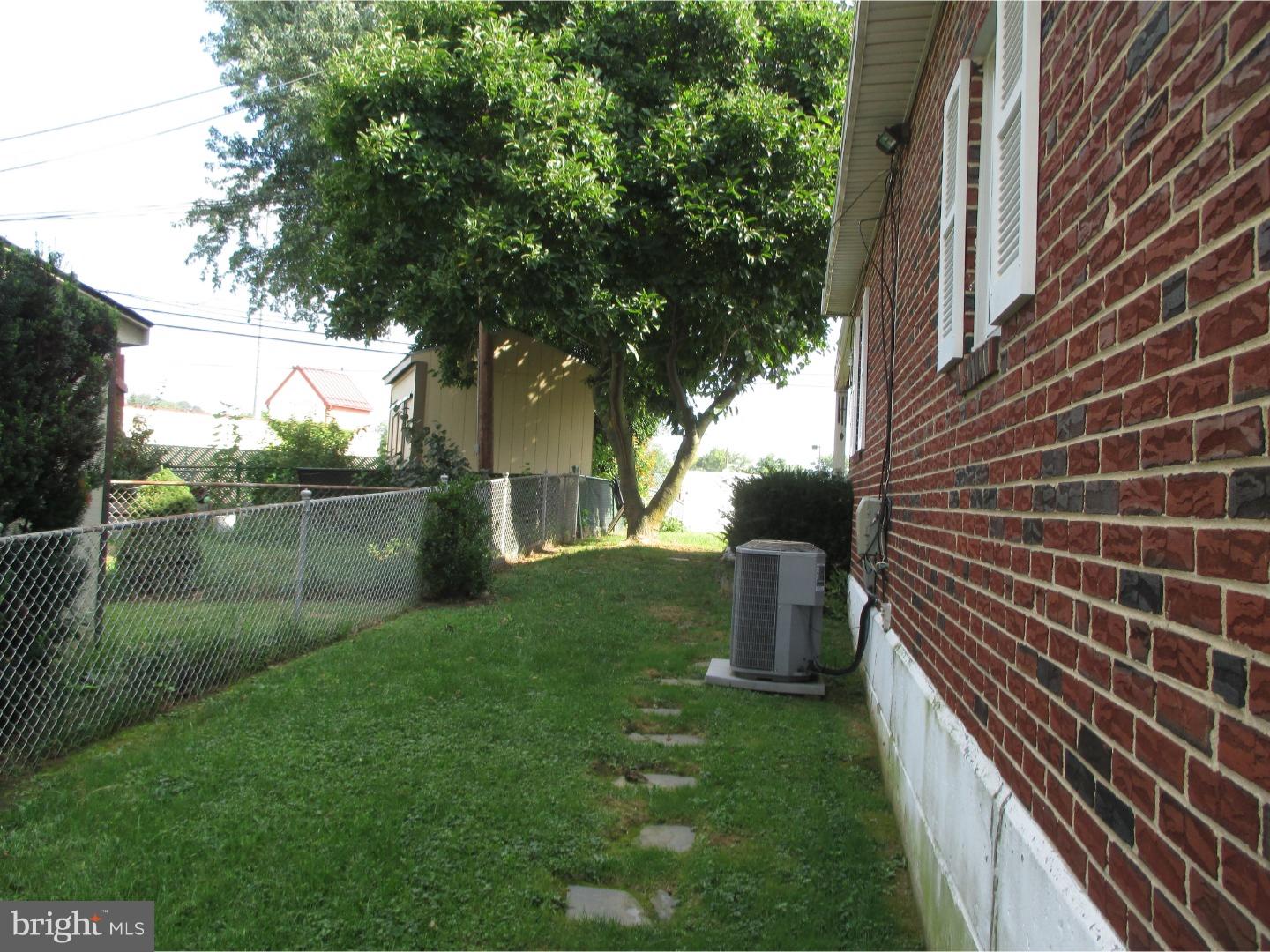 4149 Whiting Road Philadelphia, PA 19154 - Photo 4 of 25 Exterior Side