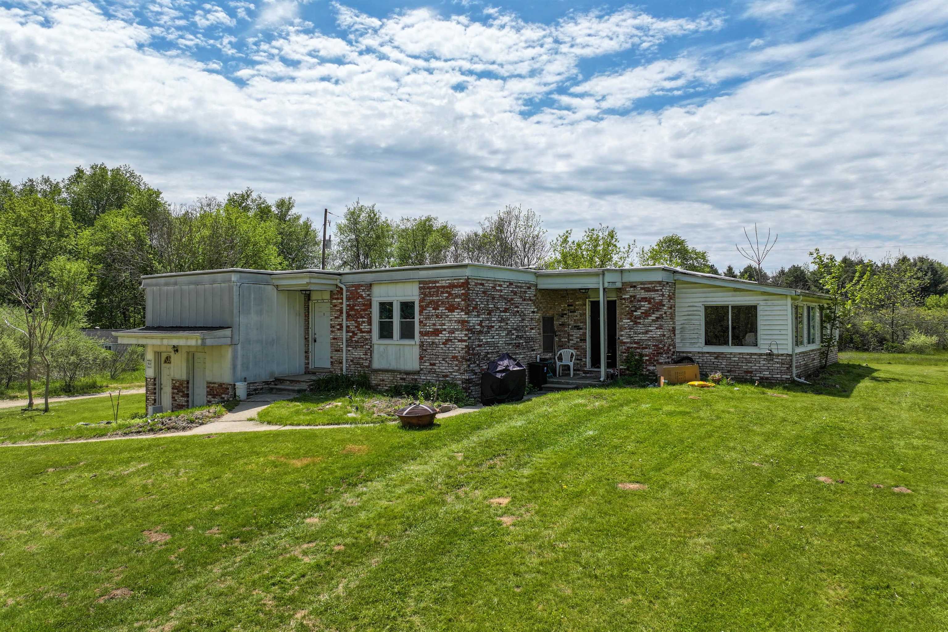 10149 Corunna Road, Unit 1 Swartz Creek, MI 48473 - Photo 2 of 13