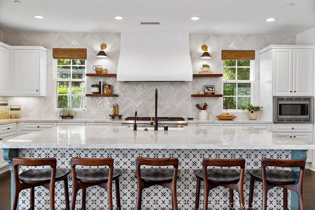 5 Stockmen Road Ladera Ranch, CA 92694 - Photo 16 of 36 Expansive island for family gatherings!