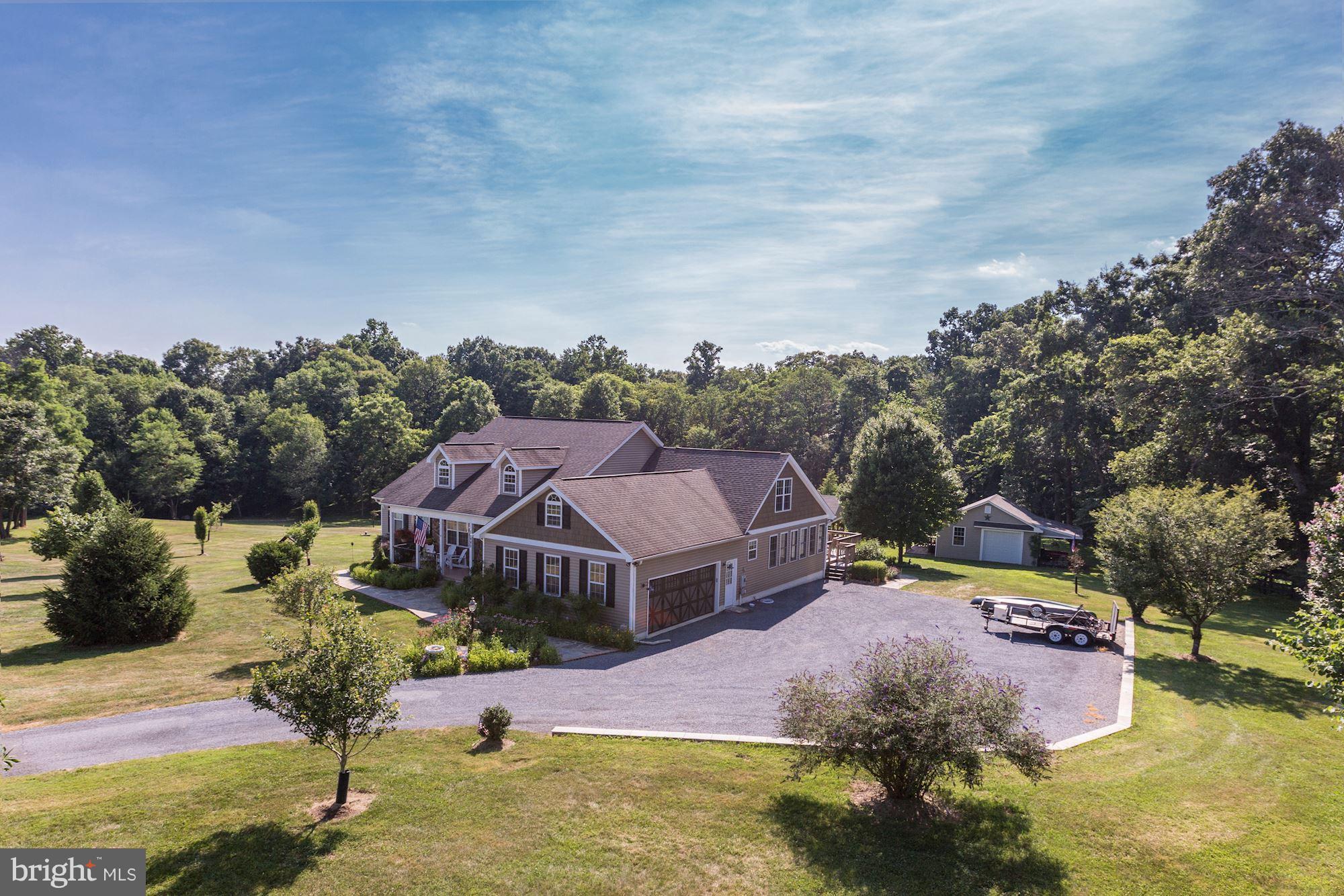 19995 Colchester Road Purcellville, VA 20132 - Photo 2 of 30 3 car garage spaces + 9 vehicle parking spaces