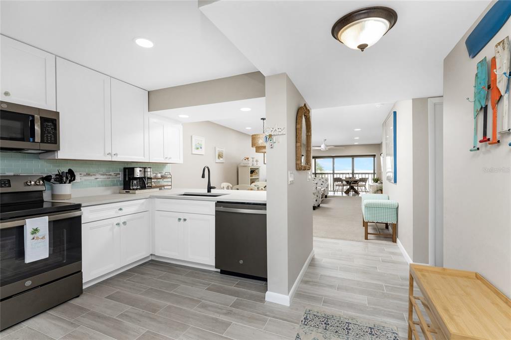 1591 Beach Road, Unit 402 Englewood, FL 34223 - Photo 9 of 42