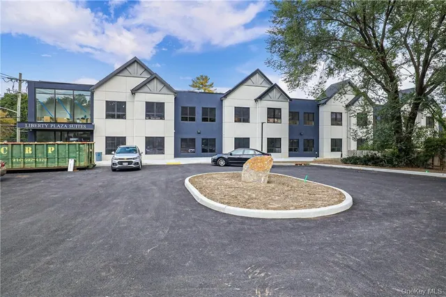 $3,800 | 500 Commerce Street, Unit SEE REMARKS, Hawthorne, NY 10532