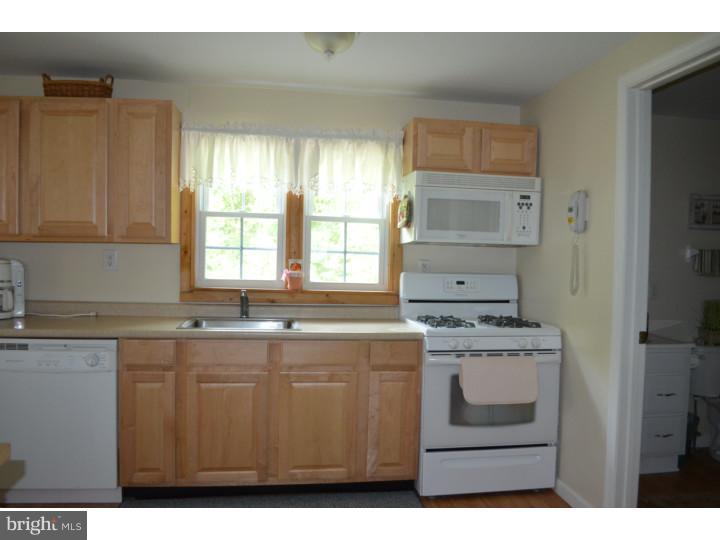 7 Hawk Road Medford, NJ 08055 - Photo 8 of 9 Kitchen