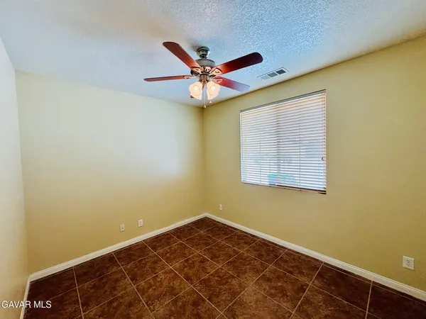 $2,799 | 36742 37th Street East, Palmdale, CA 93550