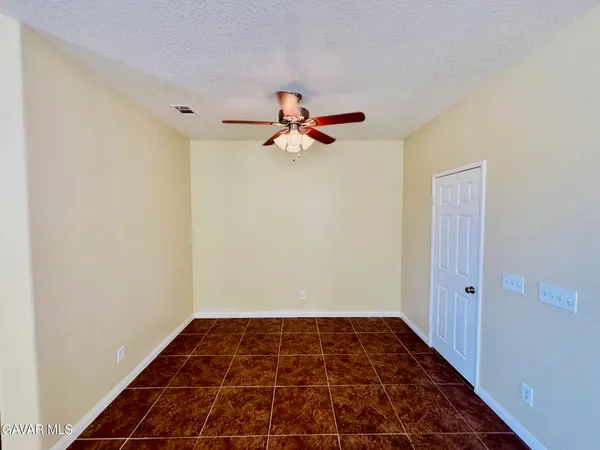 $2,799 | 36742 37th Street East, Palmdale, CA 93550