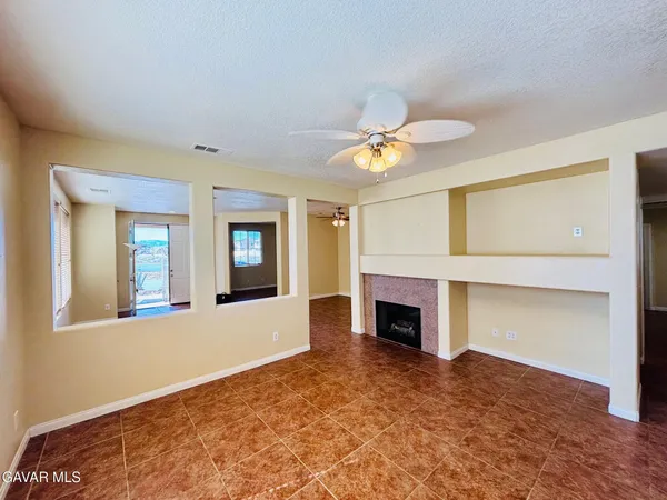 $2,799 | 36742 37th Street East, Palmdale, CA 93550