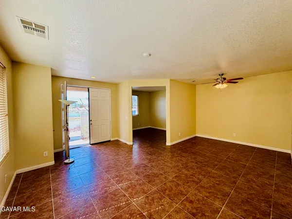 $2,799 | 36742 37th Street East, Palmdale, CA 93550