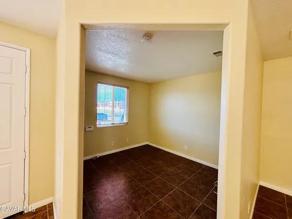 $2,799 | 36742 37th Street East, Palmdale, CA 93550