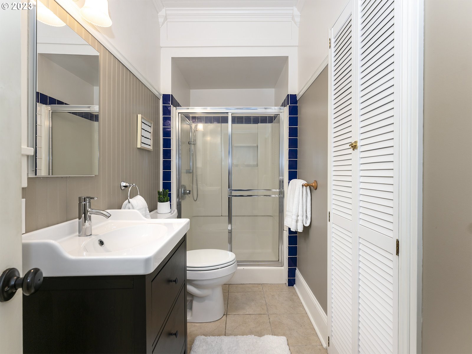 314 Northeast 69th Avenue Portland, OR 97213 - Photo 18 of 37 a bathroom with a sink toilet and shower