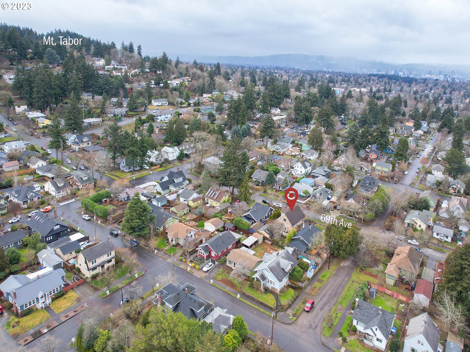 314 Northeast 69th Avenue Portland, OR 97213 - Photo 31 of 37 an aerial view of multiple house