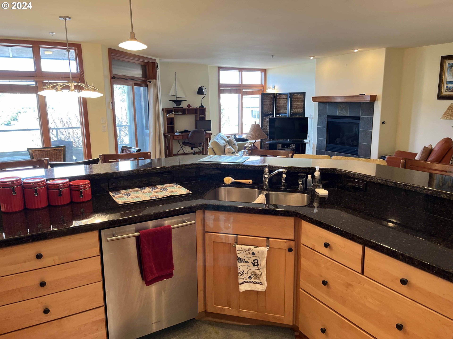 75 Harbor Street, Unit 201 Florence, OR 97439 - Photo 10 of 42 Gallery Image 10