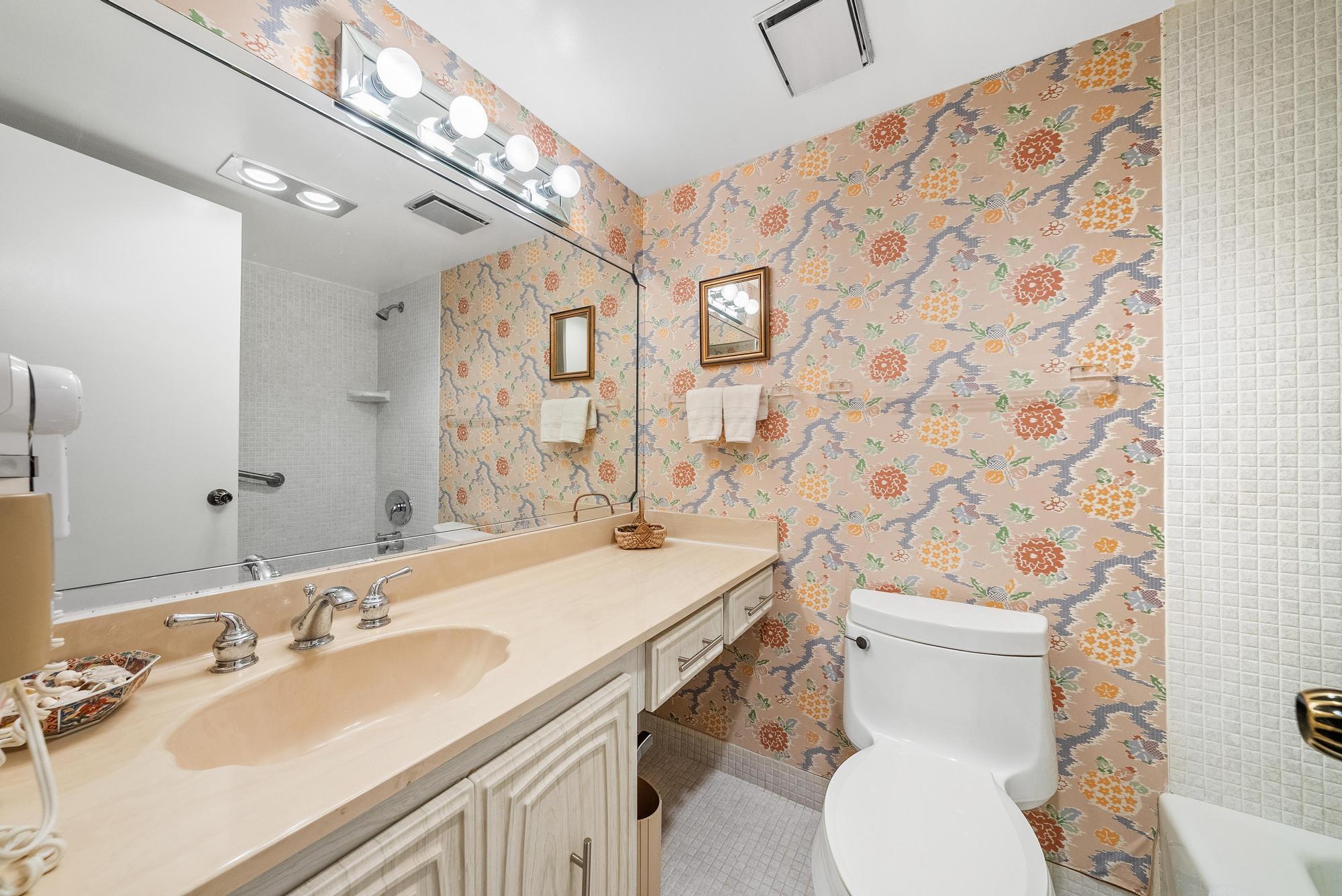 1262 Sugar Sands Boulevard, Unit 126 Singer Island, FL 33404 - Photo 19 of 31 3rd Bath