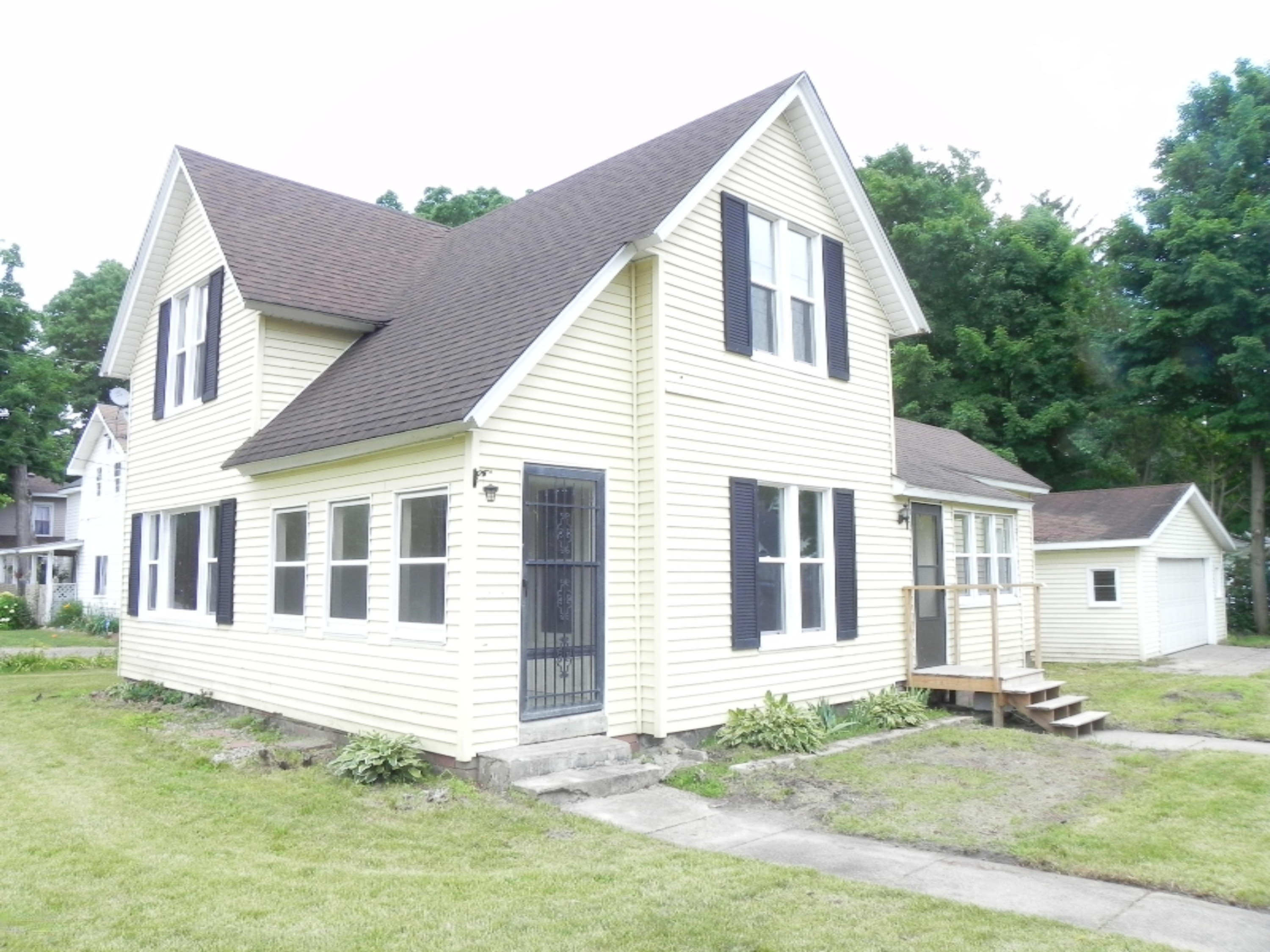 119 West St Marys Street Decatur, MI 49045 - Photo 2 of 25 DSCN6517