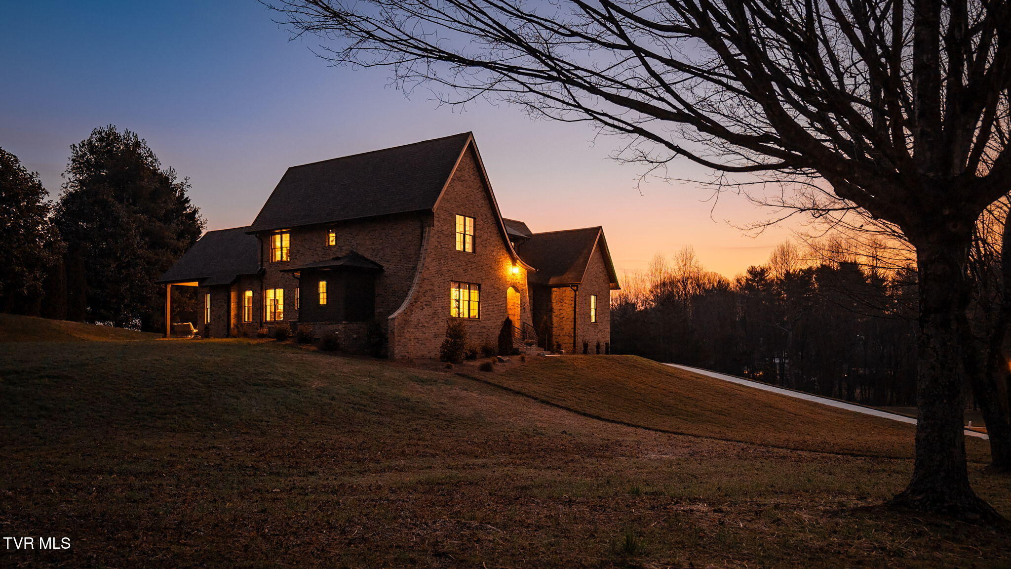 302 Huntington Way Johnson City, TN 37604 - Photo 21 of 90 3-web-or-mls-DJI_20260306063256_0342_D