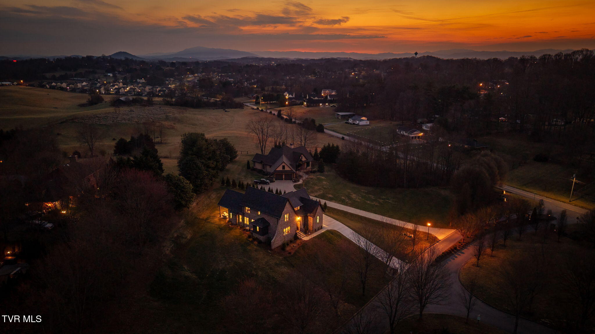 302 Huntington Way Johnson City, TN 37604 - Photo 22 of 90 6-web-or-mls-DJI_20260306063127_0338_D