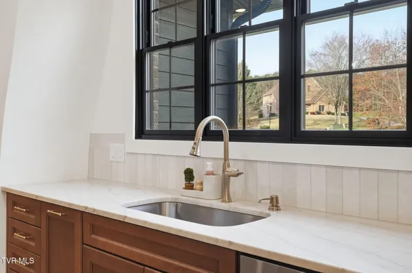 $1,425,000 | 302 Huntington Way, Johnson City, TN 37604