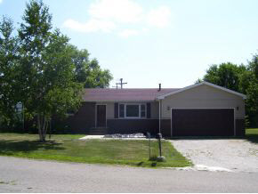 451 South Schoolview Drive Rochester, IN 46975 - Photo 1 of 8 Gallery Image 1