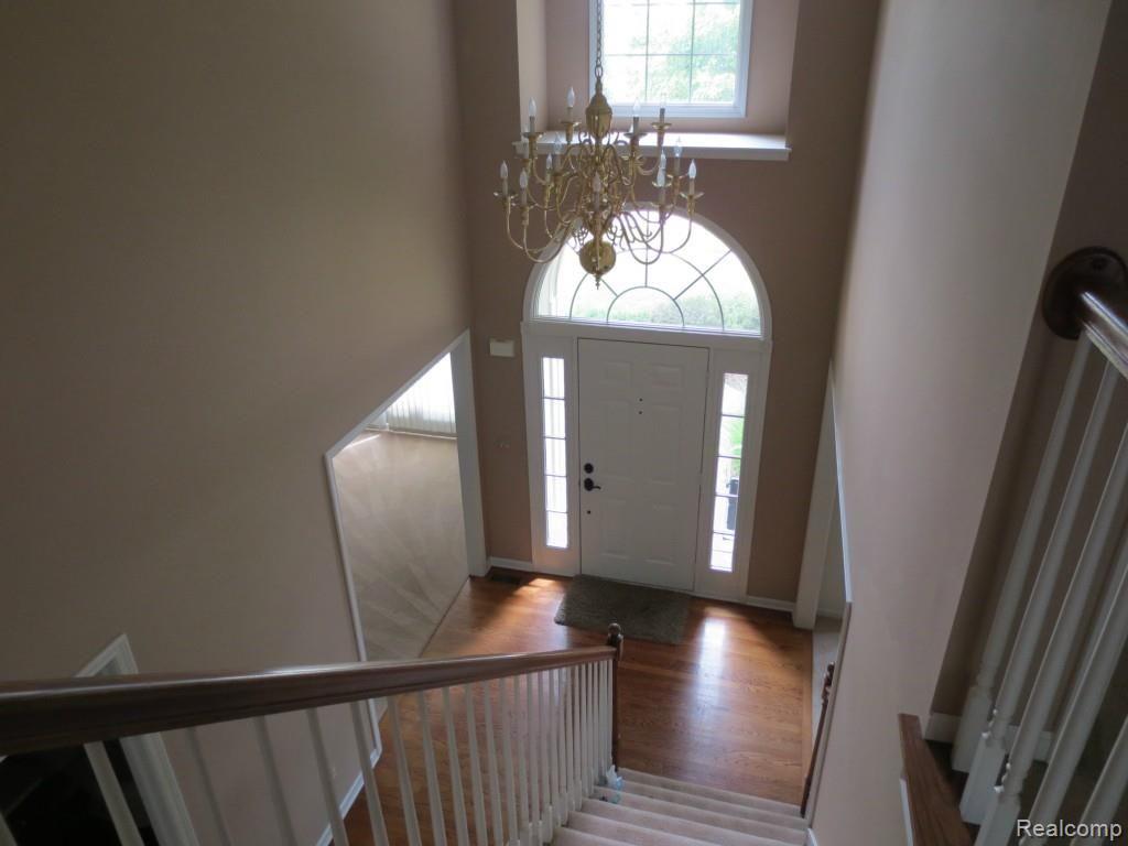 1119 Waycroft Lane Rochester, MI 48307 - Photo 3 of 9