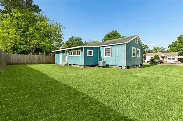 $1,600 | 438 Huntlee Drive, New Orleans, LA 70131