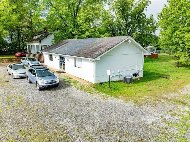 $575,000 | 5375 Clarks Bridge Road, Gainesville, GA 30506