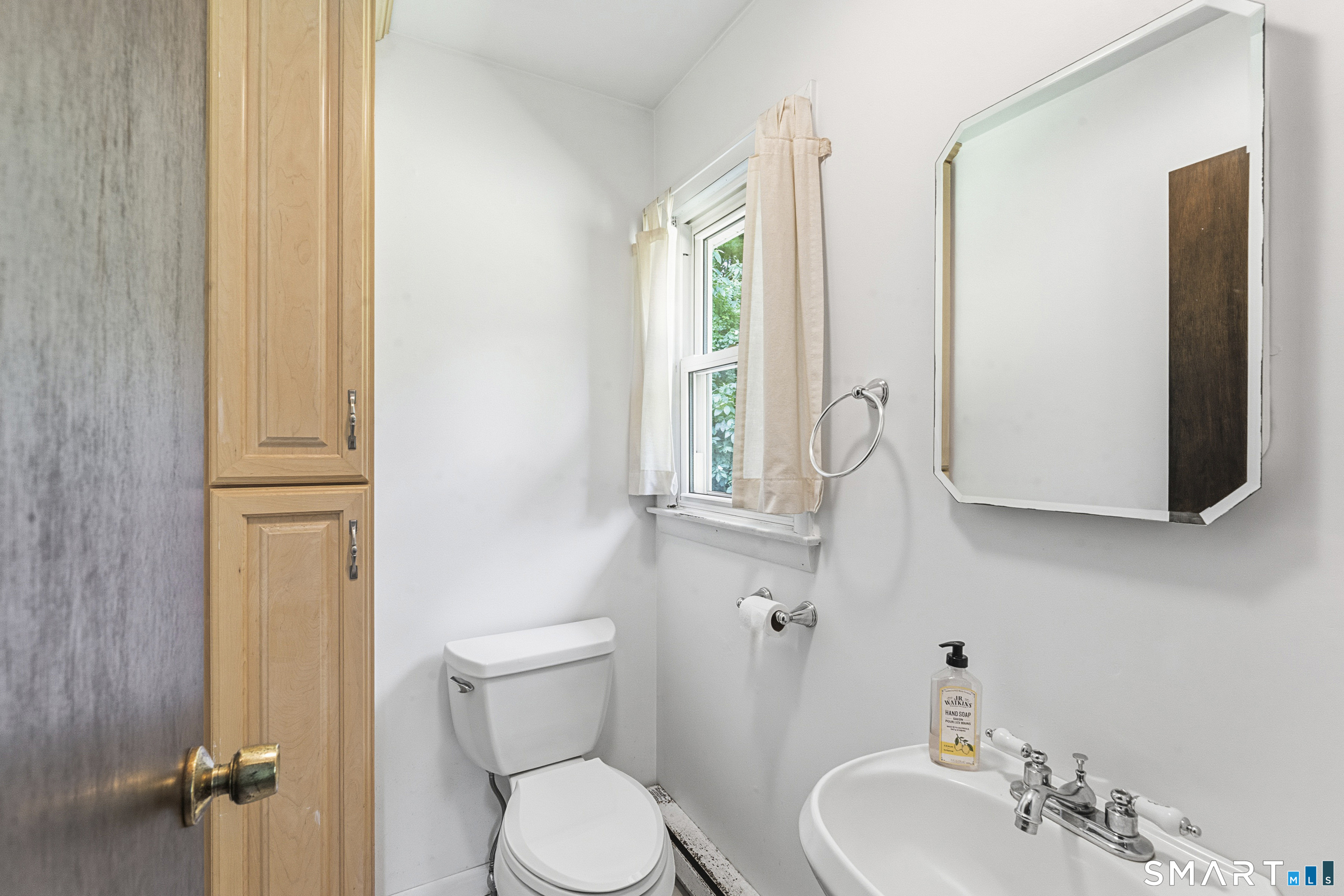 14 Saw Mill Road Newtown, CT 06470 - Photo 25 of 35