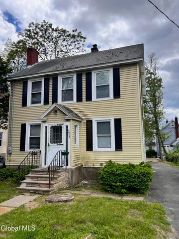 $1,850 | 1534 Central Avenue, Colonie, NY 12205