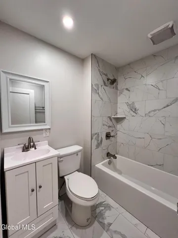 $1,850 | 1534 Central Avenue, Colonie, NY 12205