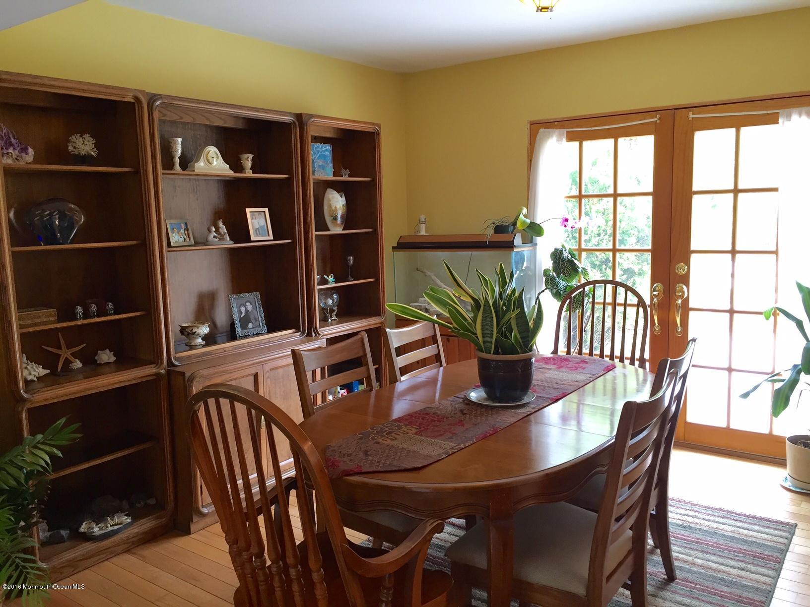 5 Nottingham Road Manalapan, NJ 07726 - Photo 8 of 26 Dining Room