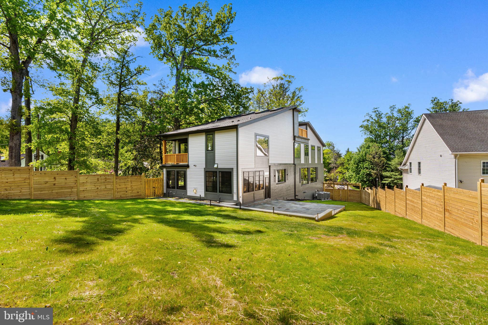 4825 Great Oak Road Rockville, MD 20853 - Photo 10 of 82
