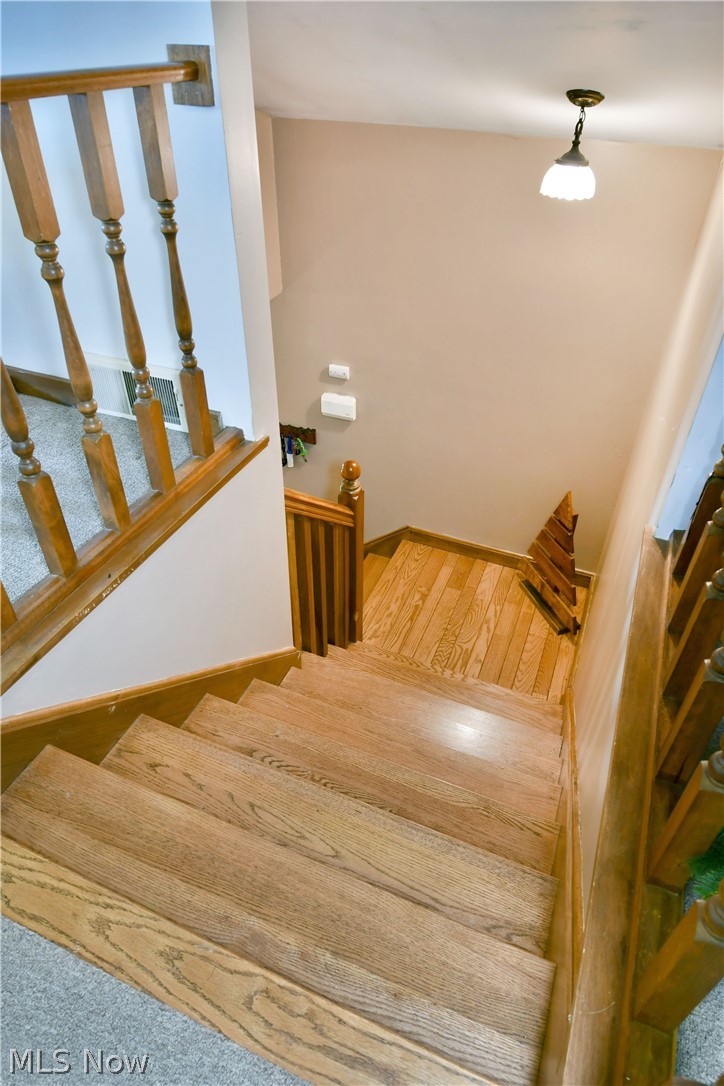 6570 Spencer Clark Road Fowler, OH 44418 - Photo 19 of 49 Stairway