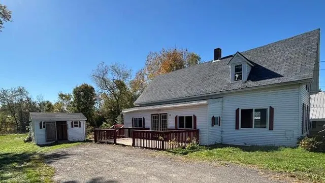 $138,700 | 50 Pleasant Street, Hartland, ME 04943
