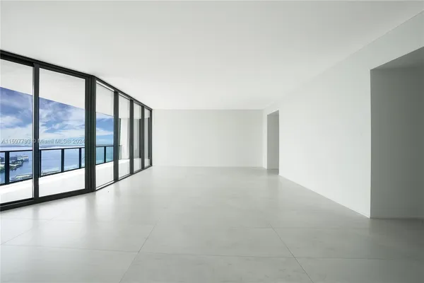 $7,100,000 | 1000 Biscayne Boulevard, Unit 3701, Miami, FL 33132
