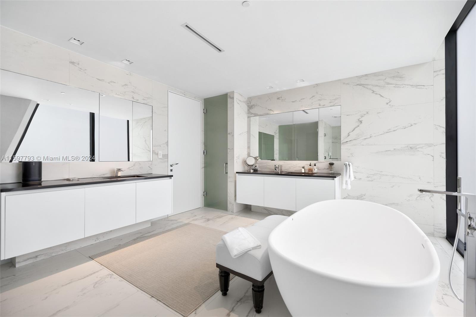 1000 Biscayne Boulevard, Unit 3701 Miami, FL 33132 - Photo 9 of 98