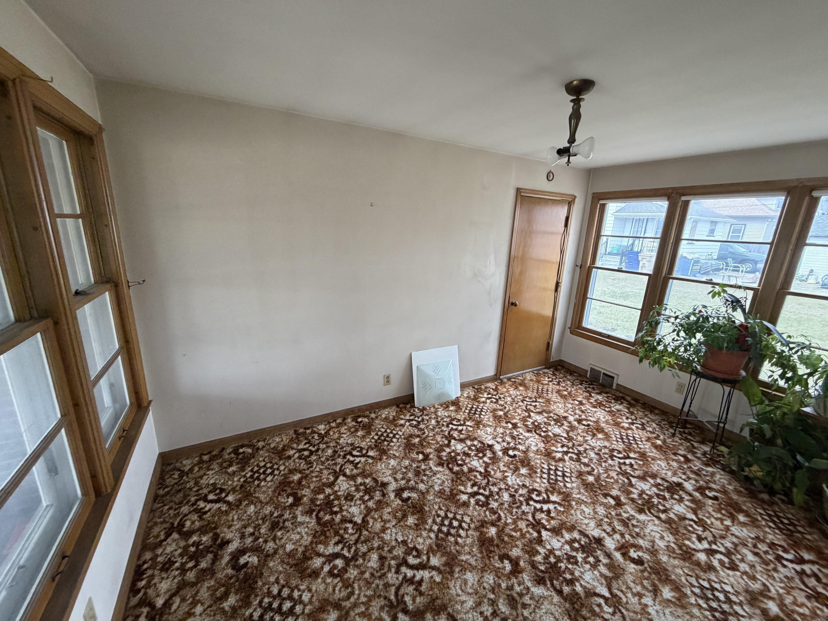 3916 5th Kenosha, WI 53140 - Photo 5 of 28