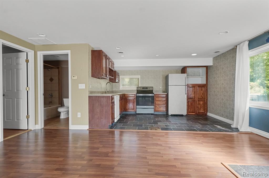 9106 Maple Road Algonac, MI 48001 - Photo 11 of 30 Gallery Image 11