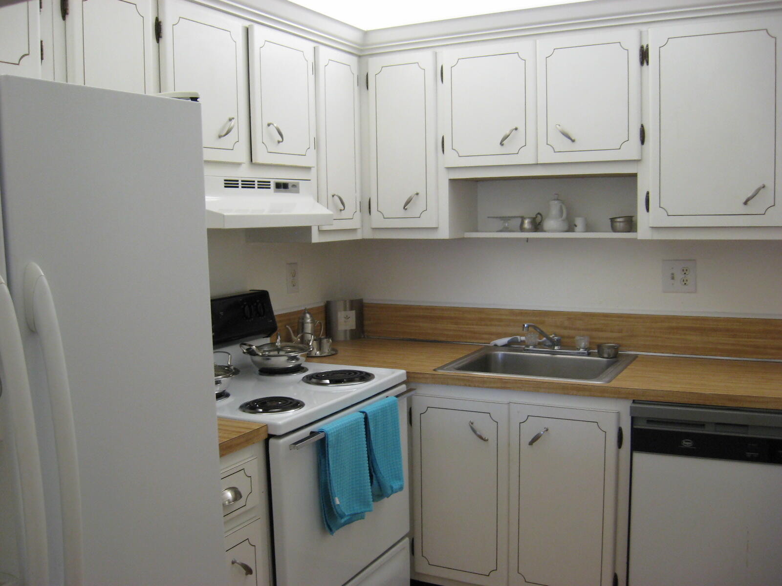 9233 Southwest 8th Street, Unit 317 Boca Raton, FL 33428 - Photo 24 of 31 9233-317 Kit1