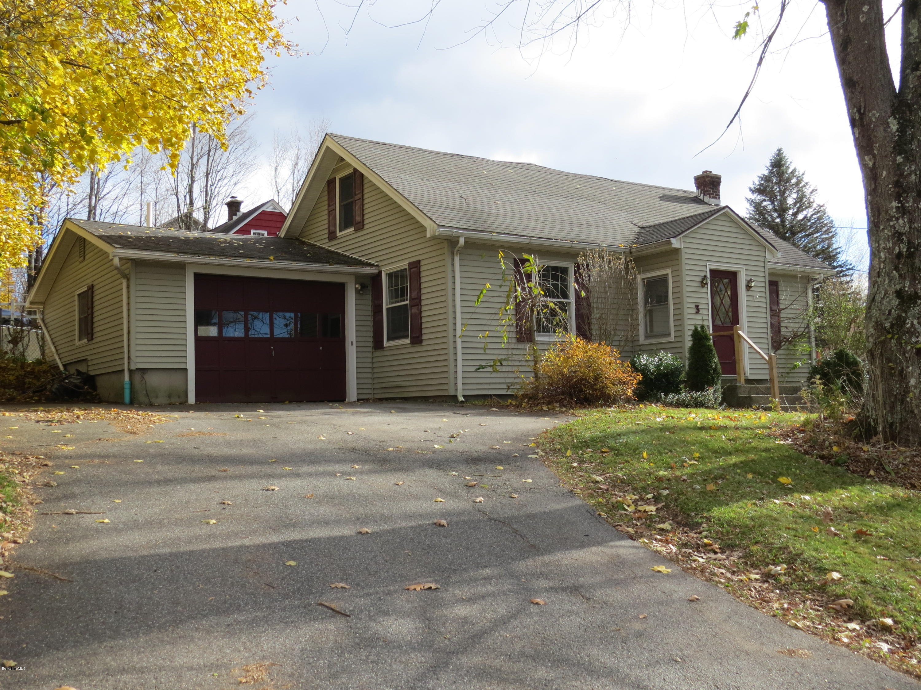 3 Longview Road Lanesborough, MA 01237 - Photo 3 of 30 Front with Garage
