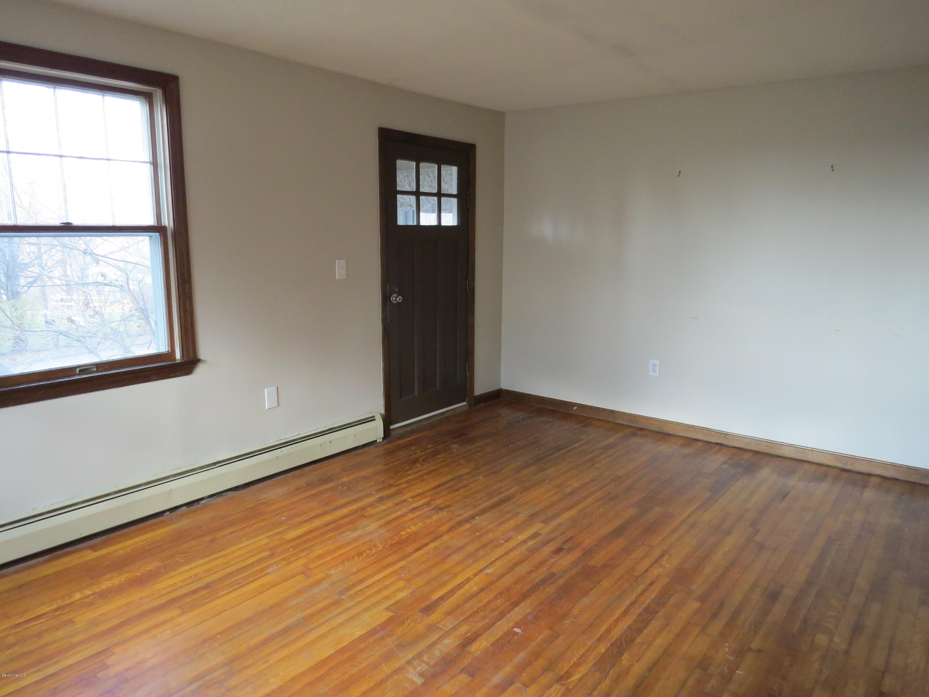 3 Longview Road Lanesborough, MA 01237 - Photo 8 of 30 Living Room