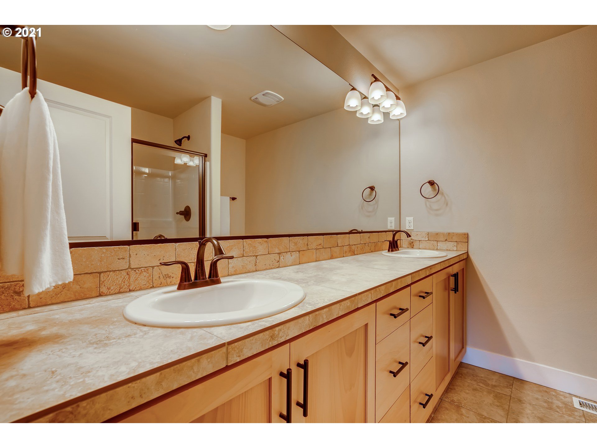 14882 Northwest Shackelford Road Portland, OR 97229 - Photo 14 of 29 Gallery Image 14