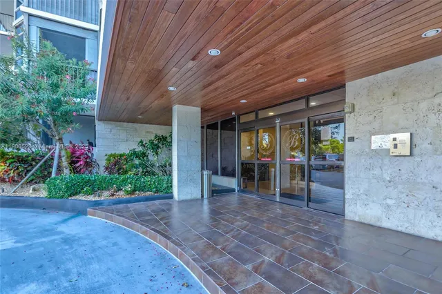 $2,280 | 3375 North Country Club Drive, Unit 1603, Aventura, FL 33180