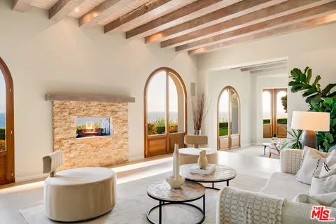 $10,950,000 | 32804 Pacific Coast Highway, Malibu, CA 90265