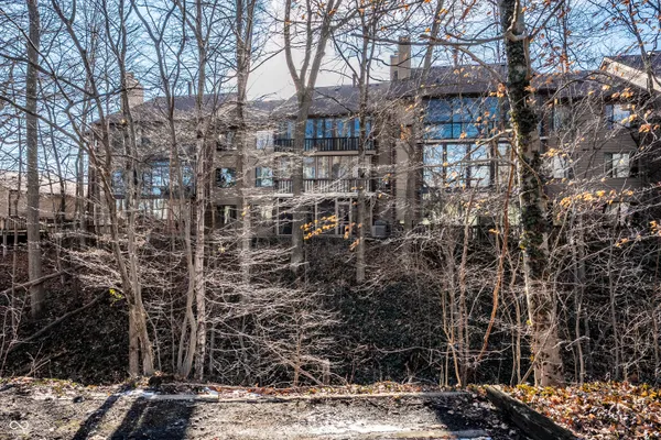 $249,900 | 108 Knoll Court, Unit E, Noblesville, IN 46062