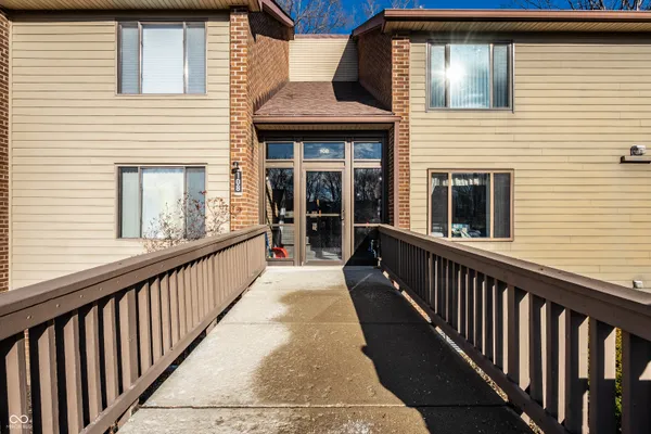 $249,900 | 108 Knoll Court, Unit E, Noblesville, IN 46062