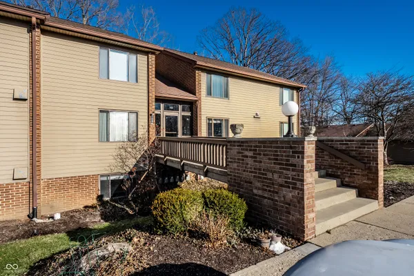 $249,900 | 108 Knoll Court, Unit E, Noblesville, IN 46062