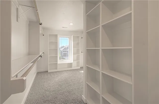 $669,900 | 4814 Northeast 105th Street, Kansas City, MO 64156