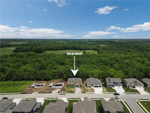 $669,900 | 4814 Northeast 105th Street, Kansas City, MO 64156