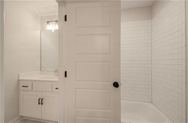 $669,900 | 4814 Northeast 105th Street, Kansas City, MO 64156